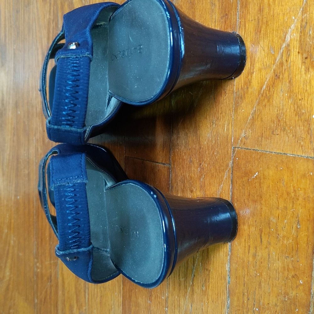 Bandolino Navy peep toe wedges with slingback - Picture 6 of 9
